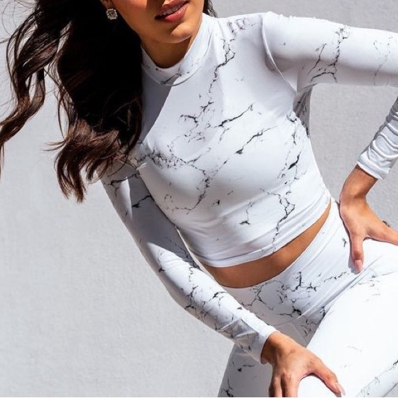 Buffbunny long sleeve marble crop top! - Picture 2 of 5